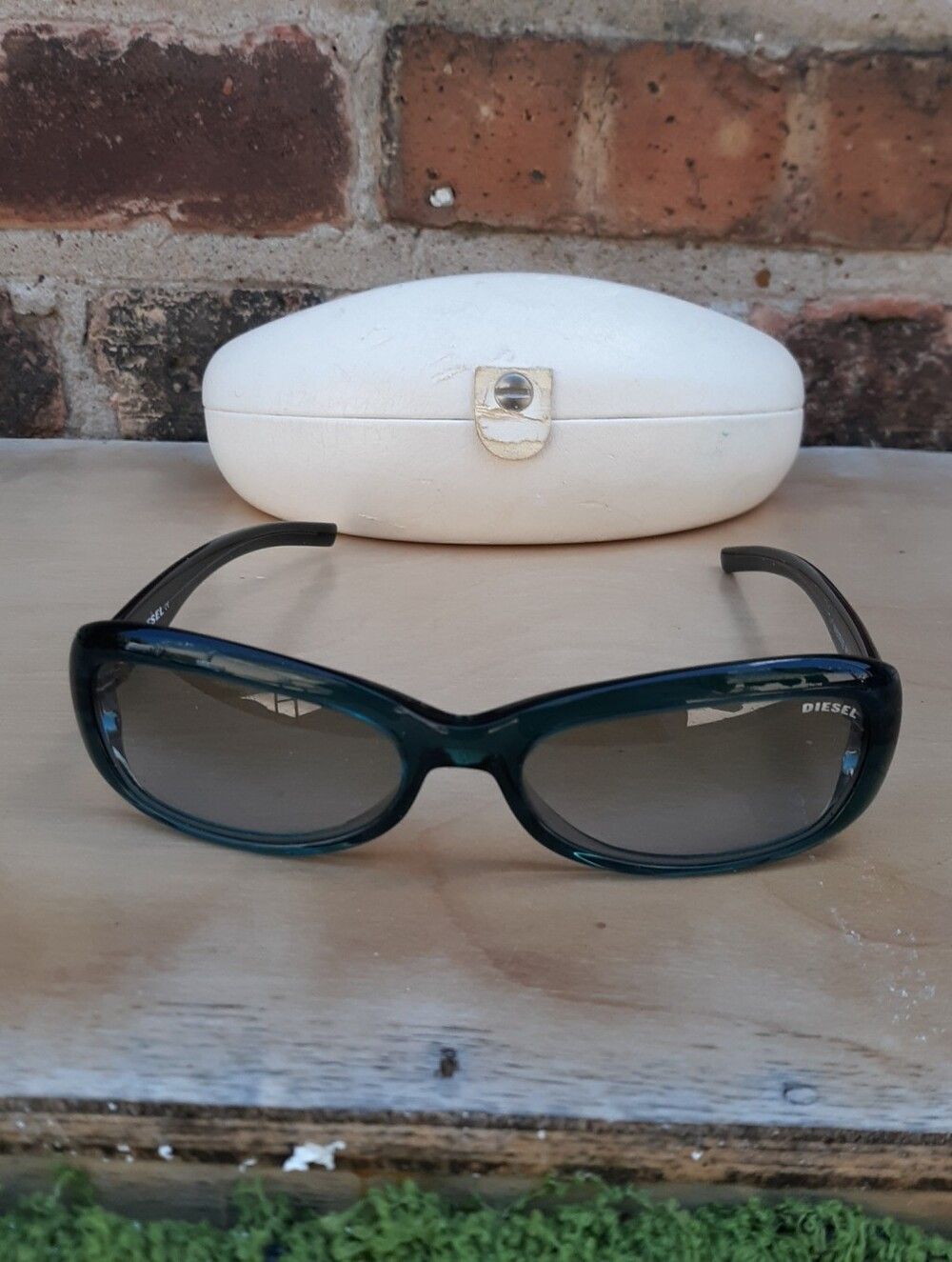 Vintage Diesel "MADCRAZE" Oval Sunglasses - Y2K Dark Teal Blue Acetate Frame BP7